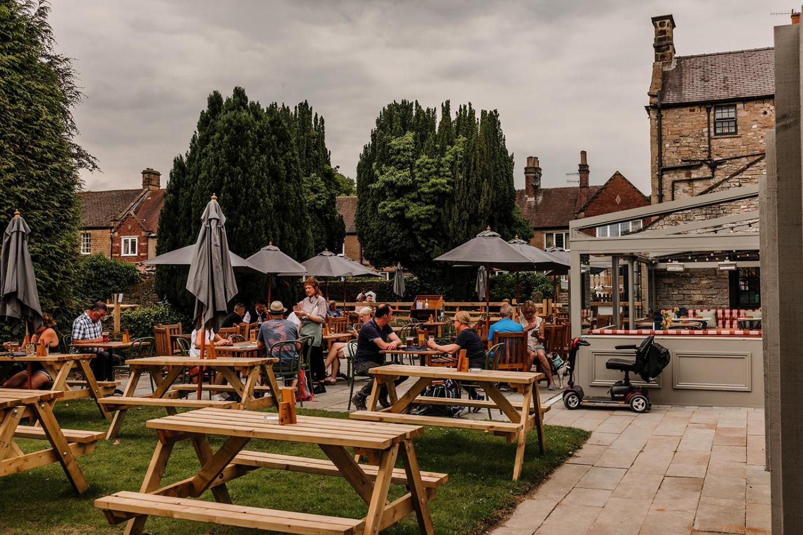 The Ashford Arms 호텔 외부 사진