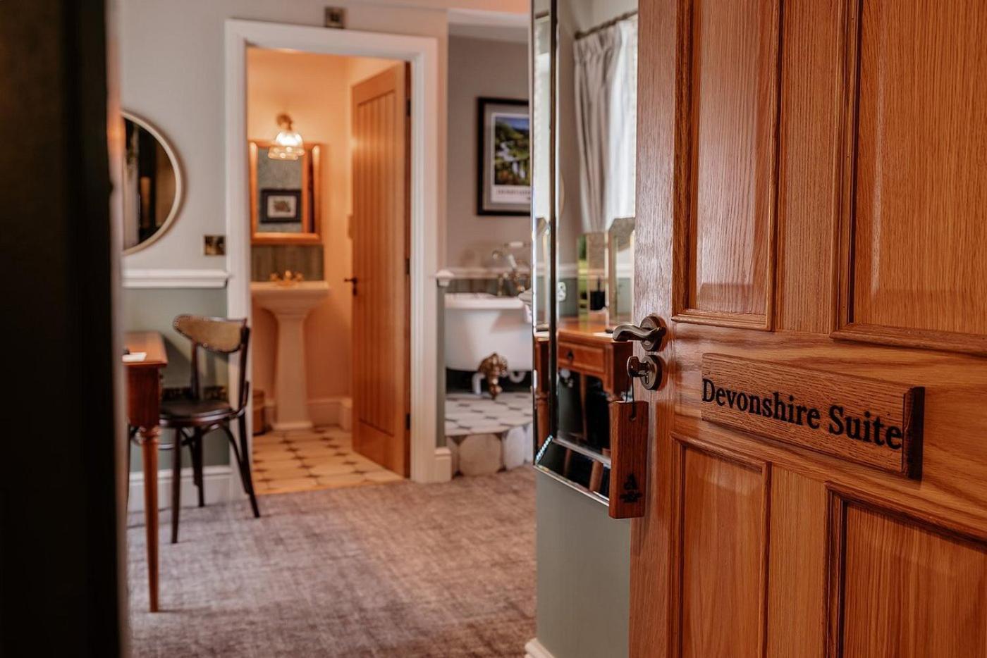 The Ashford Arms 호텔 외부 사진