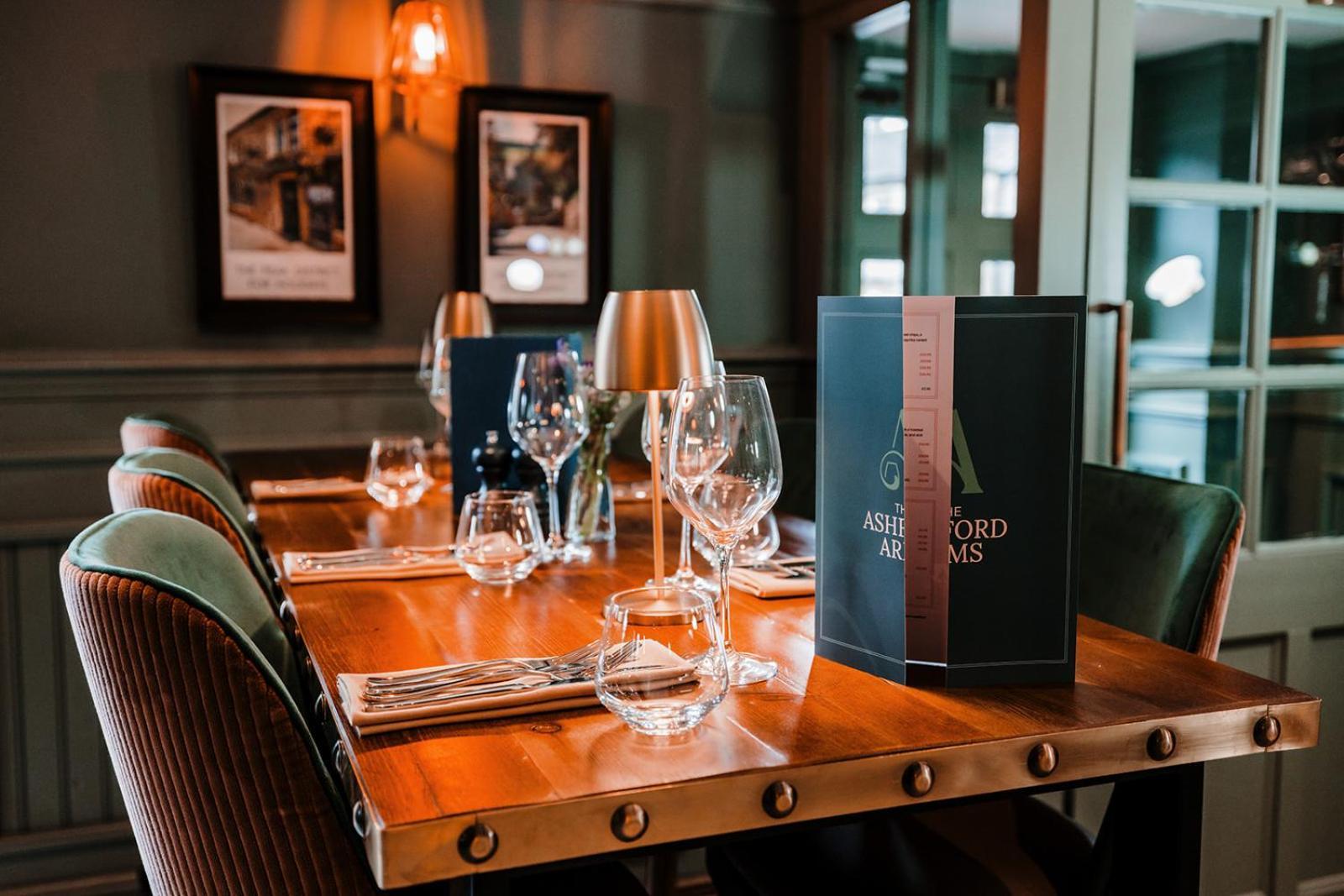 The Ashford Arms 호텔 외부 사진