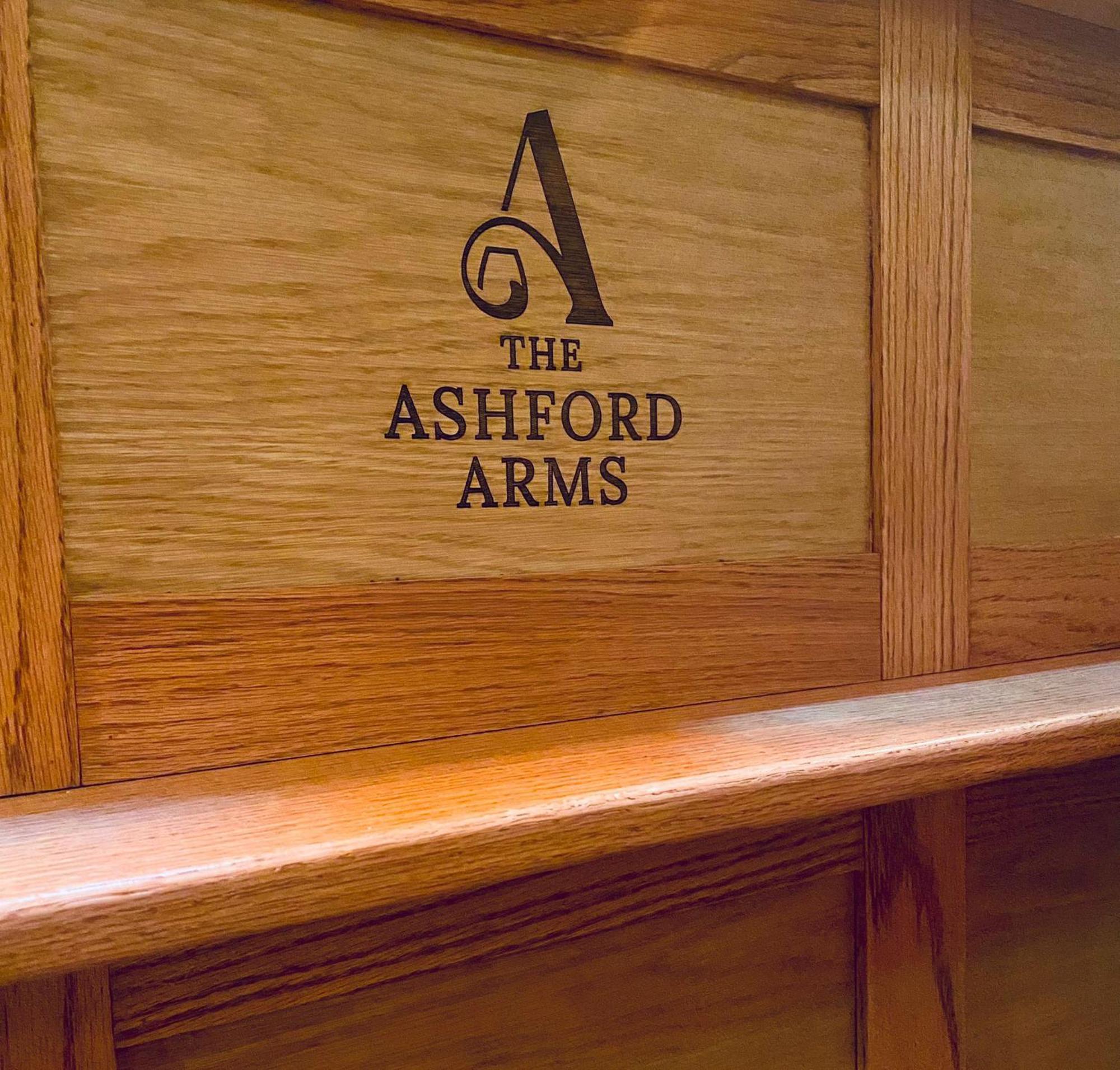 The Ashford Arms 호텔 외부 사진